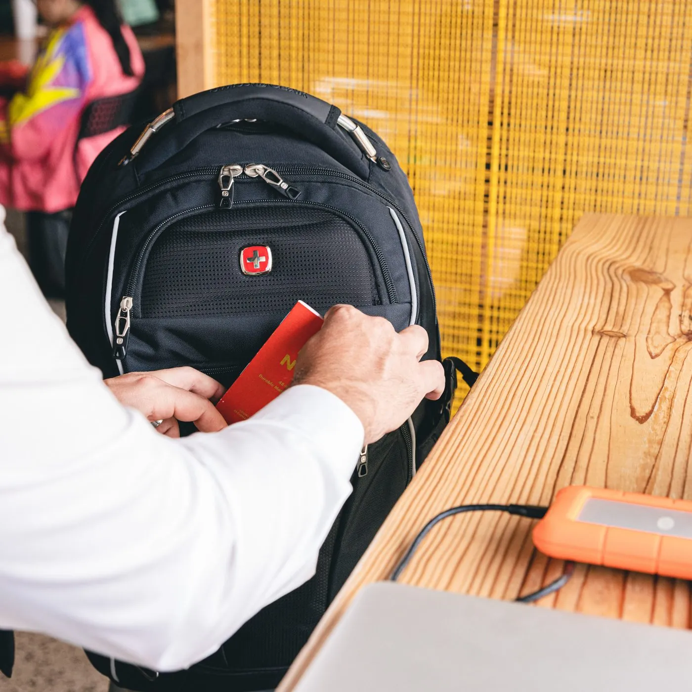 Phone charging from a SwissGear backpack USB port