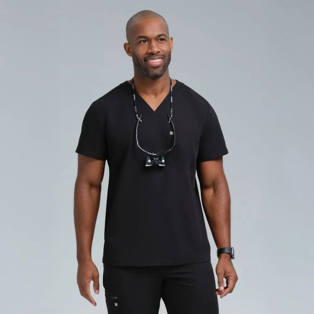 Neo mens three pocket top in black on white